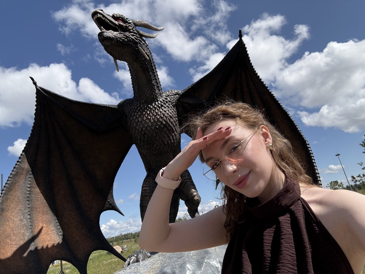 dariarooz's tweet image. Drogon🖤🔥