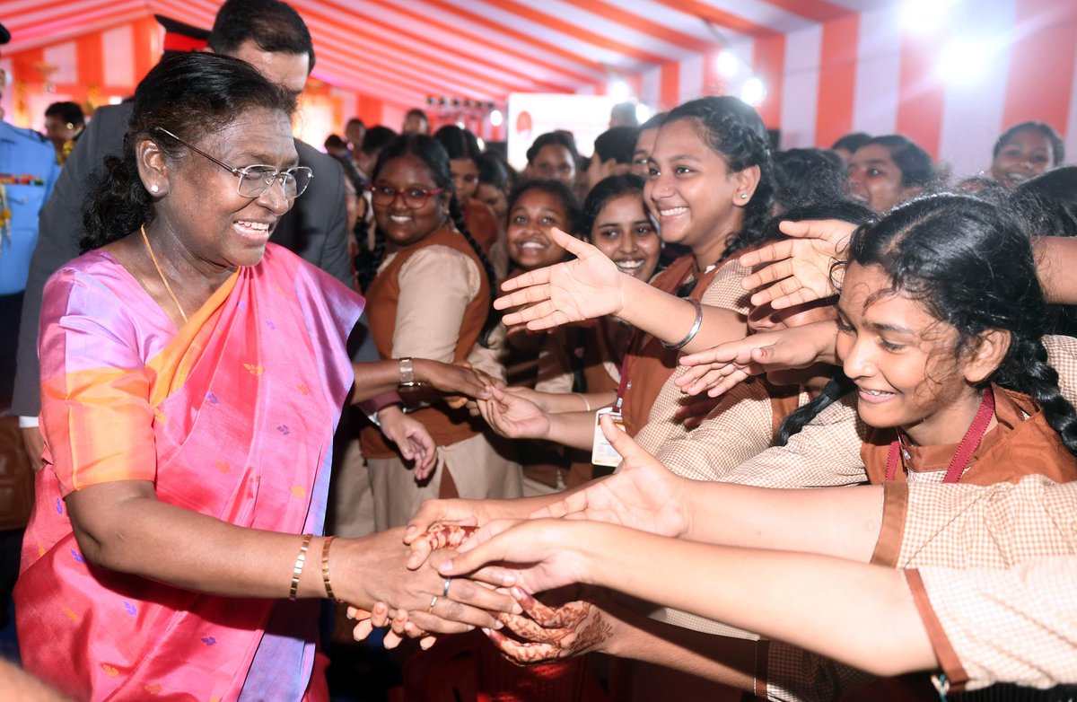 rashtrapatibhvn's tweet image. President Droupadi Murmu laid the foundation stone for the redevelopment of three buildings of Ravenshaw Girls' High School at Cuttack. The President advised girl students to take inspiration from women who are setting new standards of success in various fields. She said that…