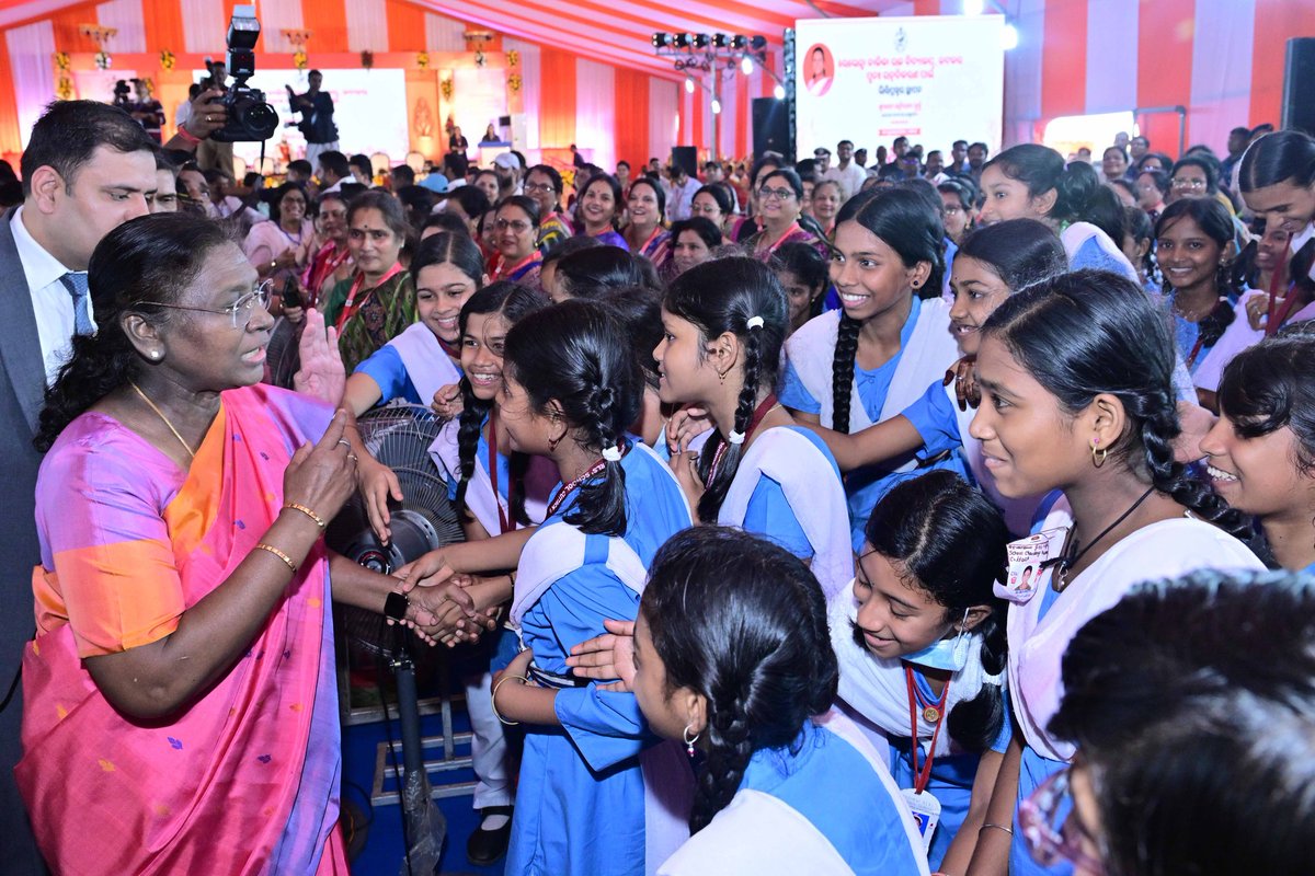 rashtrapatibhvn's tweet image. President Droupadi Murmu laid the foundation stone for the redevelopment of three buildings of Ravenshaw Girls' High School at Cuttack. The President advised girl students to take inspiration from women who are setting new standards of success in various fields. She said that…