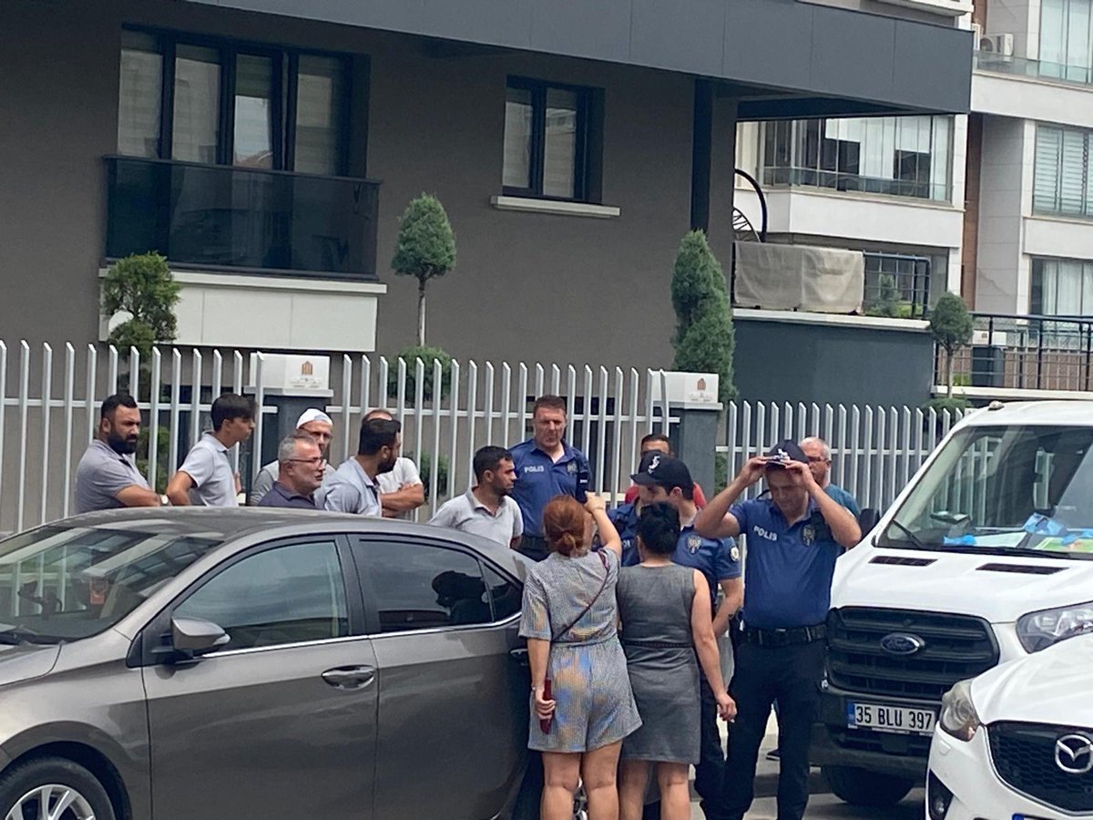 PATİKO İSMAİL (@ismailerdpatiko) on Twitter photo Hiç HAKETMEDİLER bu şekilde davranılmayı Ne Sokaktaki Ne Sahipli olan Köpekler. <a href="/TBB/">Türkiye Belediyeler Birliği / 1945</a> Yazıklar olsun <a href="/TC_icisleri/">T.C. İçişleri Bakanlığı</a> <a href="/TCTarim/">T.C. Tarım ve Orman Bakanlığı</a> Ayıp Size ve <a href="/cankayabelediye/">Çankaya Belediyesi</a> Sahipli 15 Yaşında bir Köpeğe atış yaptığınız için de Yazıklar olsun. Düşman mı yav bu Canlar Neyin Rövanşını alıyorsunuz Siz? Hiç HAKETMEDİLER bu şekilde davranılmayı Ne Sokaktaki Ne Sahipli olan Köpekler. <a href="/TBB/">Türkiye Belediyeler Birliği / 1945</a> Yazıklar olsun <a href="/TC_icisleri/">T.C. İçişleri Bakanlığı</a> <a href="/TCTarim/">T.C. Tarım ve Orman Bakanlığı</a> Ayıp Size ve <a href="/cankayabelediye/">Çankaya Belediyesi</a> Sahipli 15 Yaşında bir Köpeğe atış yaptığınız için de Yazıklar olsun. Düşman mı yav bu Canlar Neyin Rövanşını alıyorsunuz Siz?