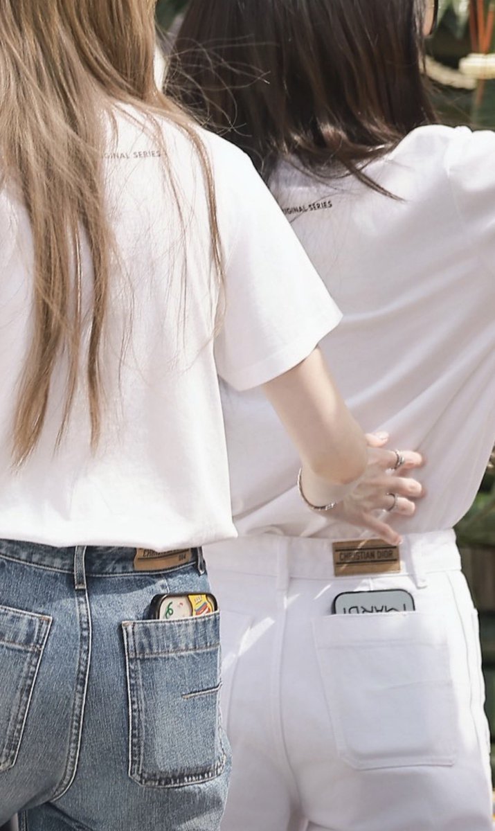 เสื้อคู่ กางเกงดิออคู่ เคสโทรศัพท์ดัชชุนก้คู่กัน มันจะไม่ใช่แฟนกี่โมง😭