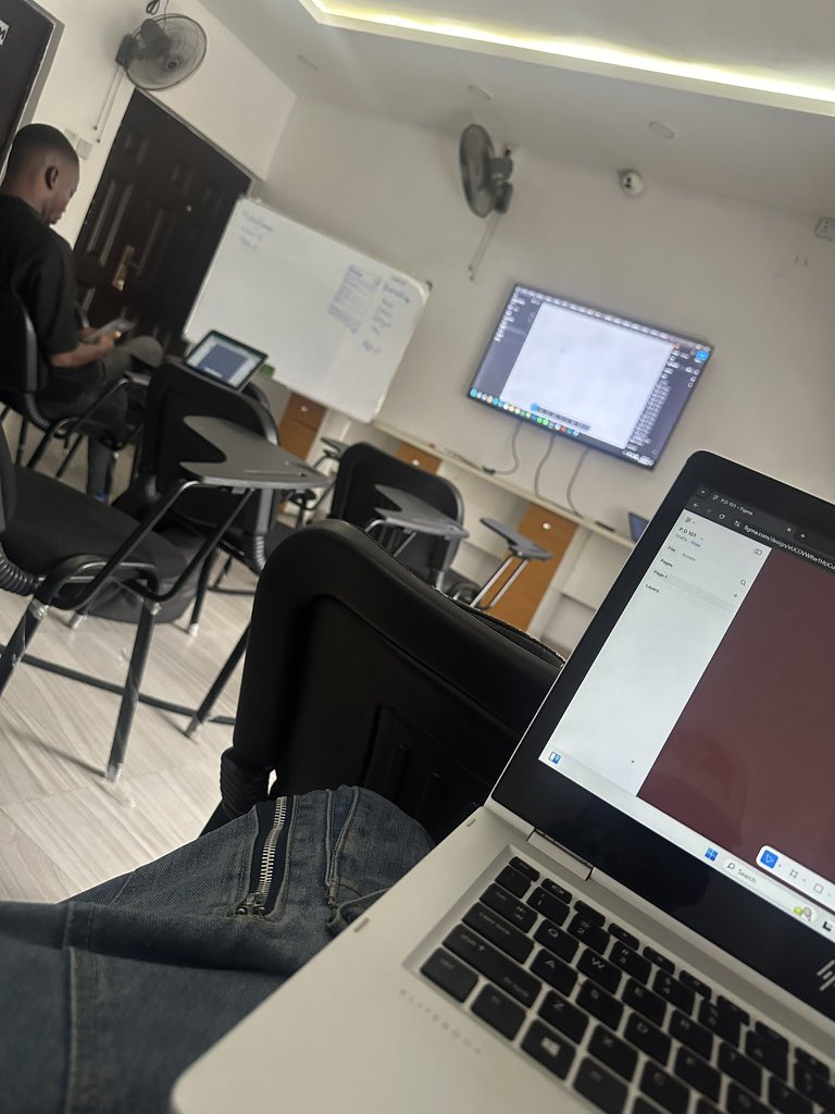 OladejiXP's tweet image. Hey, I’m Oladimeji. 

I’m learning UI/UX design from the ground up.

I’m sharing my journey publicly:
• the ugly drafts
• the breakthroughs
• the real work it takes to design better products

Follow along if you love clean design, feedback loops, and building in public.
#UIUX