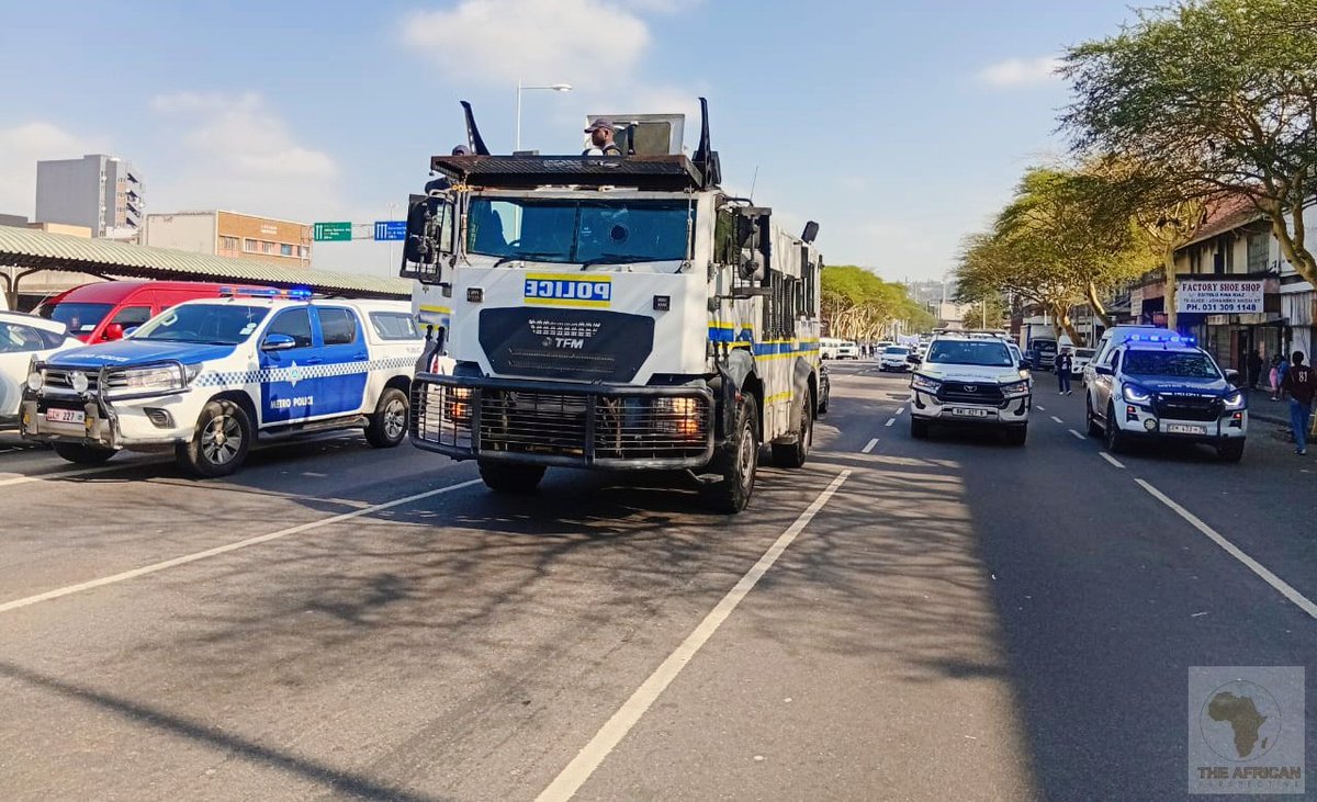 theafricanptv's tweet image. 𝗧𝗼𝗱𝗮𝘆'𝘀 𝗧𝗼𝗽 𝗦𝘁𝗼𝗿𝗶𝗲𝘀 | DURBAN - Peaceful demonstrations are underway as residents, communities and ordinary South Africans are marching to the SAPS Head Office to show solidarity and support for KwaZulu-Natal Provincial Police Commissioner Lt. General Nhlanhla…