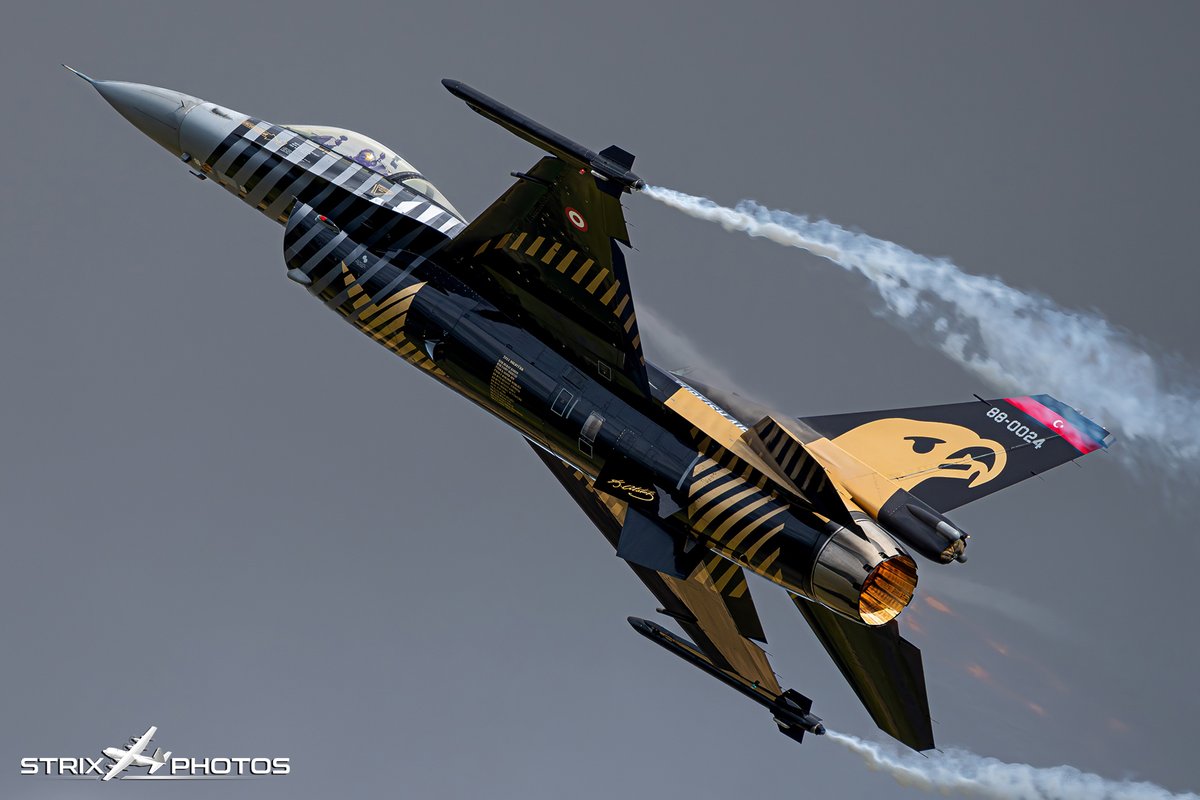 StrixPhotos's tweet image. It's RIAT week 😎
I'm really looking forward to attending this year's @airtattoo, i'll be there from Friday to Sunday! 📸
Here are just a few shots I captured last year 👇
