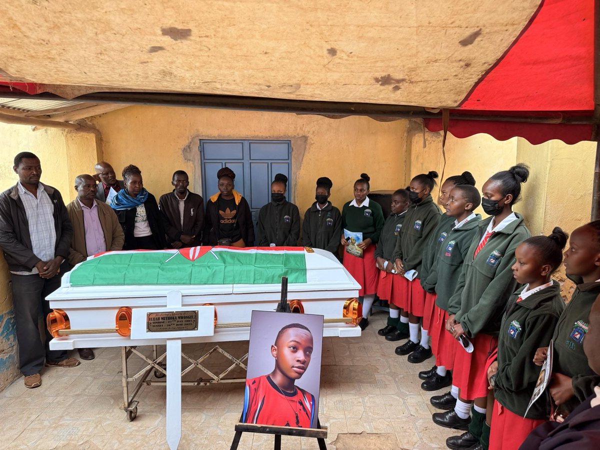 High school kids burying their friends killed by the state 💔💔