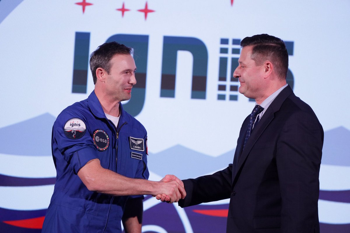 KrzysztofPaszyk's tweet image. Witaj w domu, @astro_slawosz ! 

Kapsuła #Dragon z załogą #Ax4 bezpiecznie wodowała po zakończeniu MISJI IGNIS – pierwszej polskiej misji technologiczno-naukowej w kosmosie.

🇵🇱 ma powody do dumy - nasza obecność w kosmosie nabiera nowego wymiaru.

#IGNIS #PLinSpace #Polska