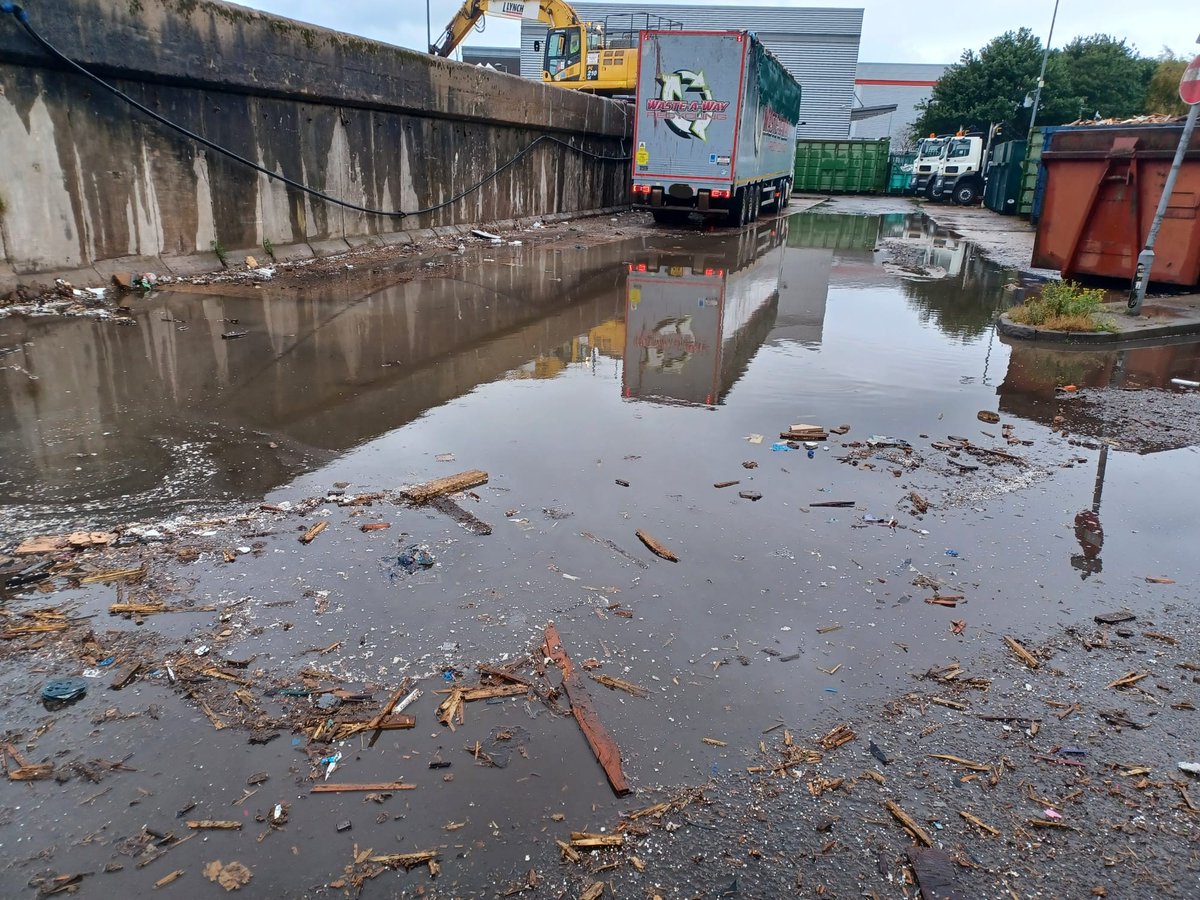 Hounslow Highways (@hounslowhways) on Twitter photo 🚧 Exciting update! We've completed trench repairs and installed a new gully at Space Waye refuse station to tackle the ponding issue. 🌧️#HounslowHighways #InfrastructureImprovements #CommunityFirst <a href="/LBofHounslow/">Hounslow Council</a> 🚧 Exciting update! We've completed trench repairs and installed a new gully at Space Waye refuse station to tackle the ponding issue. 🌧️#HounslowHighways #InfrastructureImprovements #CommunityFirst <a href="/LBofHounslow/">Hounslow Council</a>