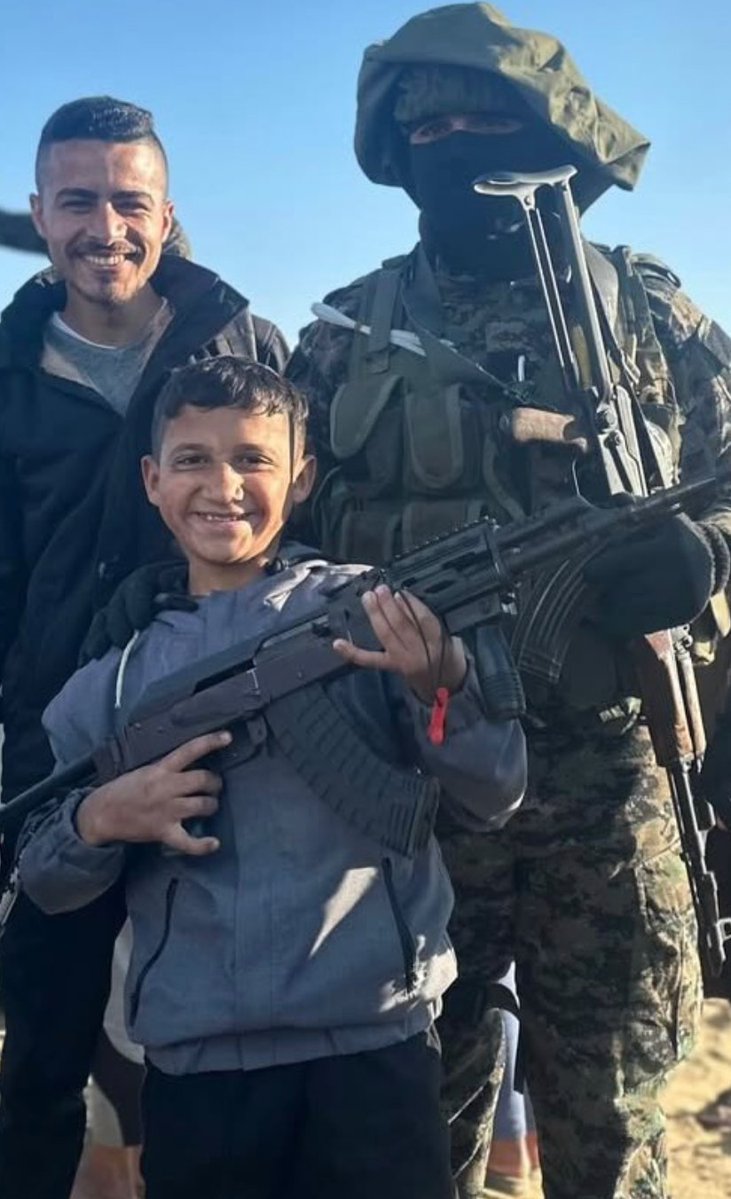 jonsac's tweet image. REVEALED: The Truth About Zakaria, The BBC’s Second Gaza Child Star
Newly revealed footage shows the BBC’s ‘volunteer paramedic’ posing with Hamas terrorists, waving guns, and leading jihadist chants, none of which appeared in the Corporation’s heavily sanitised film…