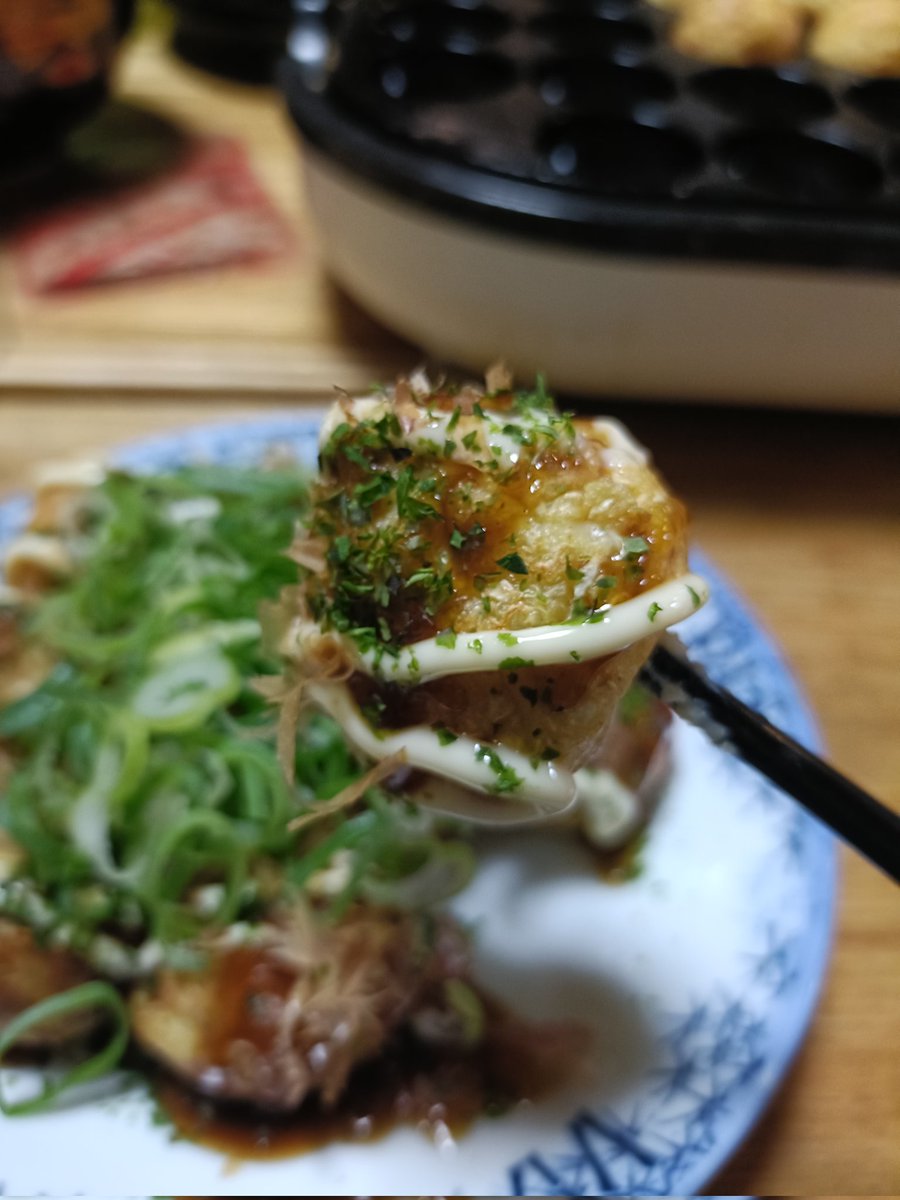 072jirokasu4545's tweet photo. たこ焼きを焼く https://t.co/vnA41ZfWP6