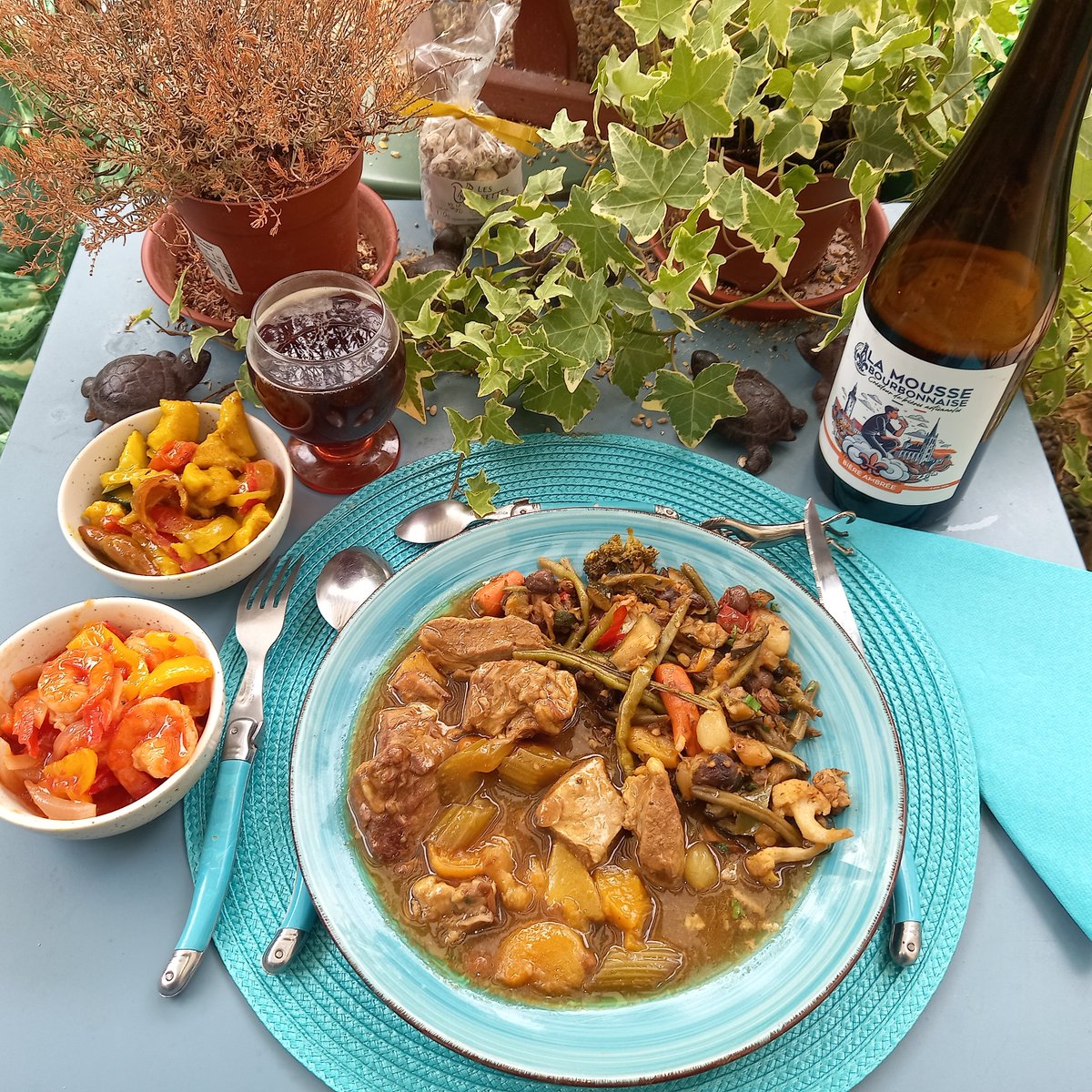 FrancAller_info's tweet image. — We will survive.

#LeCosmopolistimeCestLaVie ☝️
#MiamTime #SurLePouce 
#Télétravail 

* Oui, je bosse, moi. Nan mé oh, les juillettistes, là ?