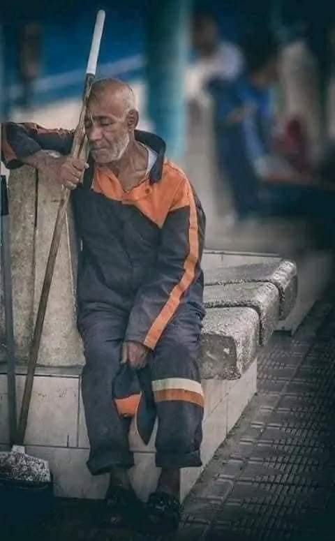 Mohamedsbry1978's tweet image. اللهُم هوّن حرارة شمسك على الساعين بأرضك قاصدين حلال رزقك .