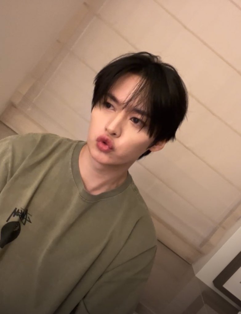 linozzhuo's tweet image. ————— ♡