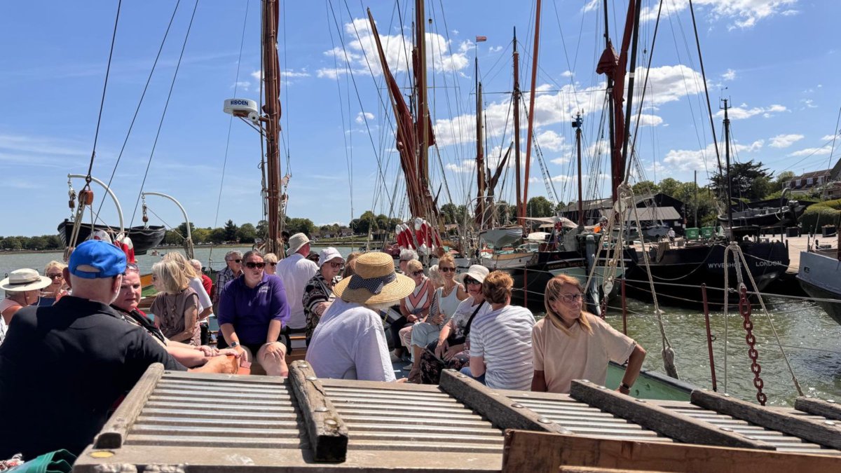 Carers_first's tweet image. Last Thursday, Maldon carers enjoyed an exciting lunch sail on a barge called Hydrogen from Maldon Quayside. This event was funded by ECCF for rural carers 55+ yrs old. Many carers attended with there being 33 of us! We had perfect weather and the event was enjoyed by all! ⛵☀️…