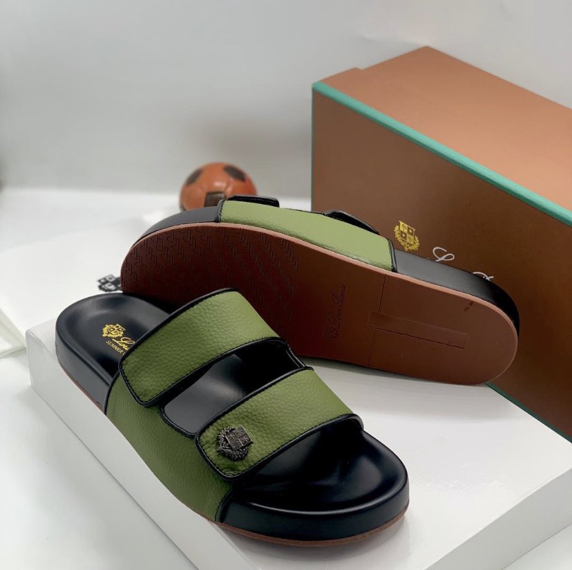 Sliders_Hub's tweet image. Shop your favorite pairs! 🛍️
Prices (NGN)
Frame 1 : 55k (size 40-46)
Frame 2 : 50k (size 40-45)
Frame 3 : 50k (size 40-46)
Frame 4 : 50k (size 40-46)
Full Box Packaging! 📦
Nationwide Delivery! 🚚 🇳🇬
💬: Click link in bio to order via WhatsApp