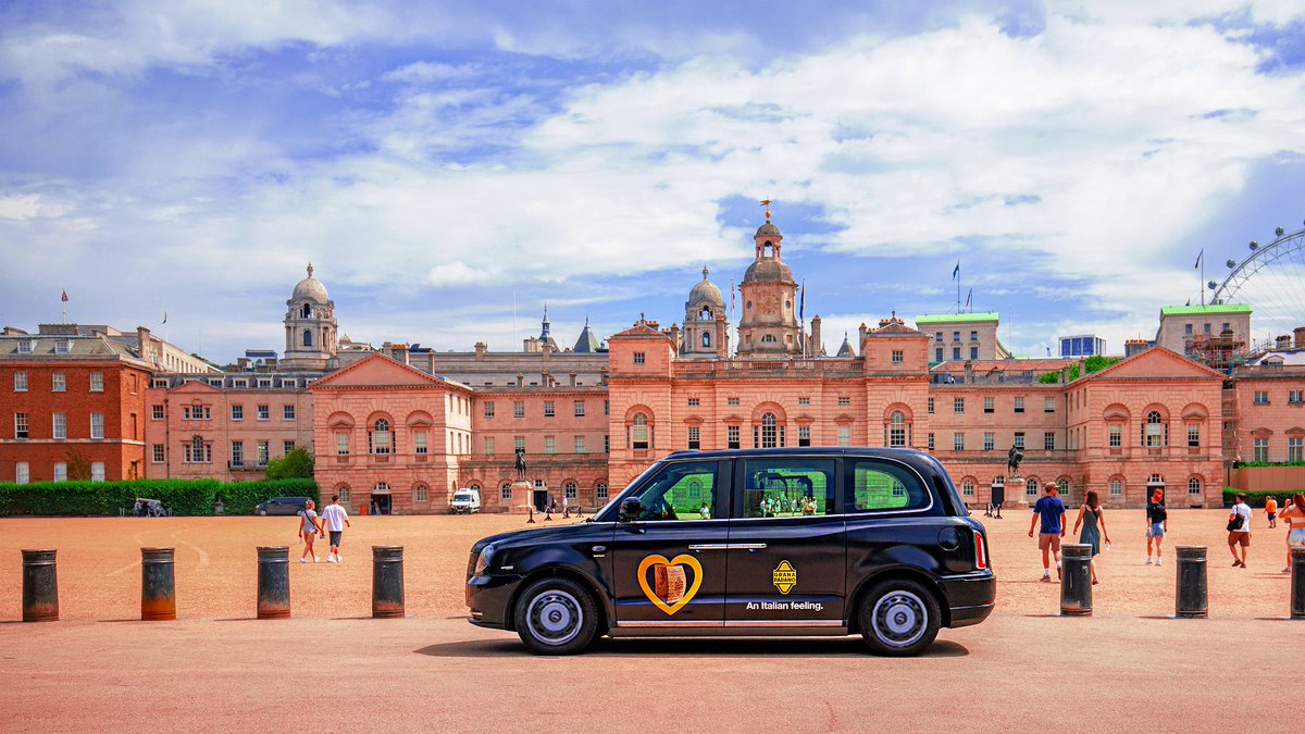 UbiquitousTaxis's tweet image. While there could be plenty of cheesy jokes to be made here, you can't laugh at @GranaPadano_UK and their latest campaigns on taxis. It's the perfect example of an icon on an icon!
#brandawareness
#taxiadvertising
#creativeadvertising