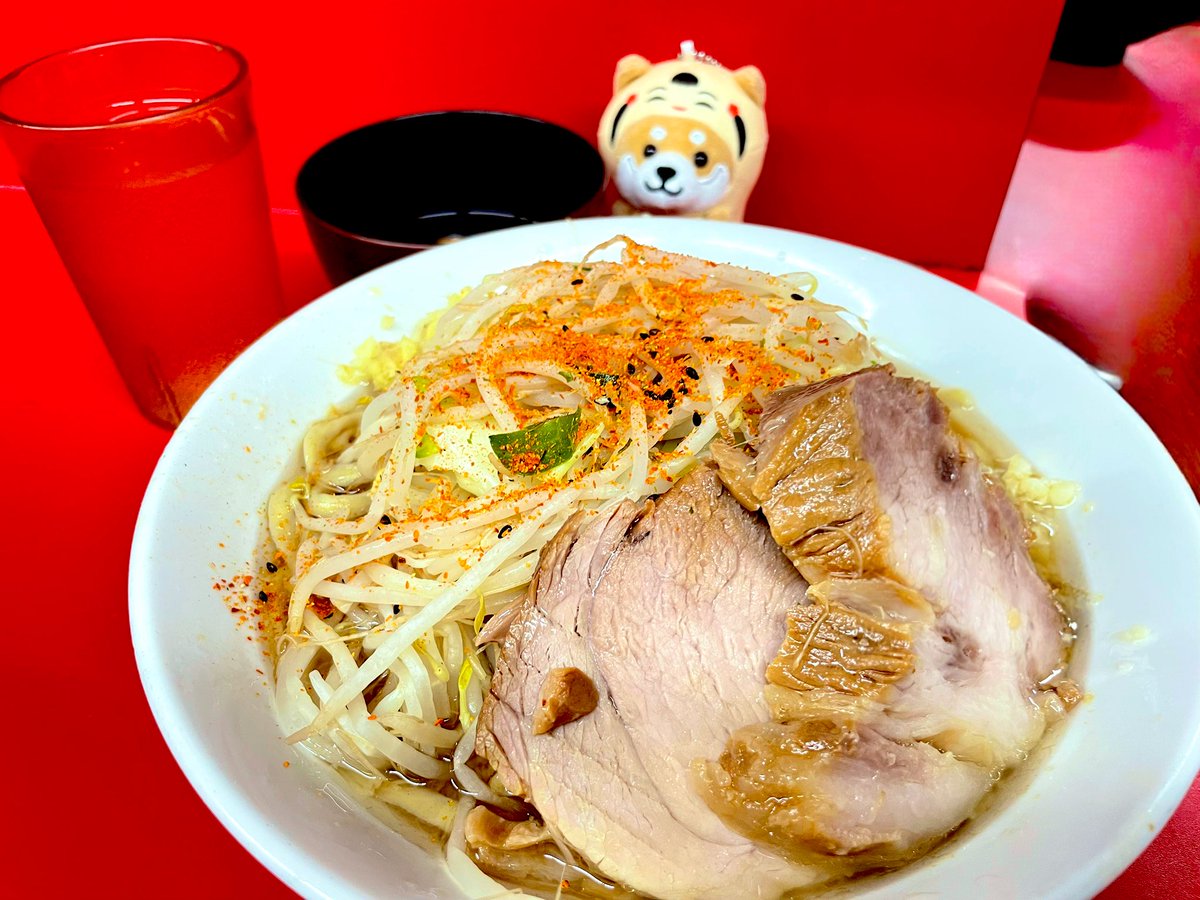 leoma4ma4's tweet image. 病院で採血⇒豚山⇒呑む⇒二郎⇒クリームソーダ🐷ん?今日甘いものの方が珍しく欲してる?
#二郎 #豚山 #連食 #クレープ食べたい #クロワッサン買って帰ろ #クリームソーダうますぎ #エガちゃんのラーメン見つけた