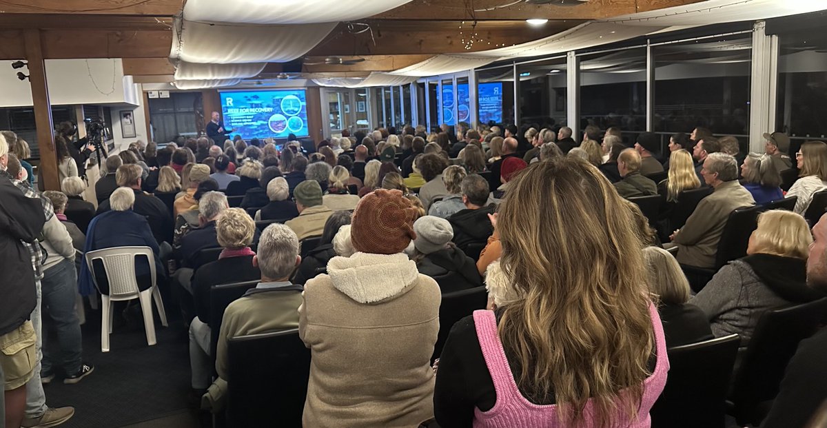 BarbaraPocock's tweet image. Hundreds of SA citizens tonight sharing their grief & anger at the loss of marine life & biodiversity caused by toxic algae. Scientists & ocean experts showing us utter devastation underwater, a result of climate crisis. A National Disaster must be declared & scientists backed.