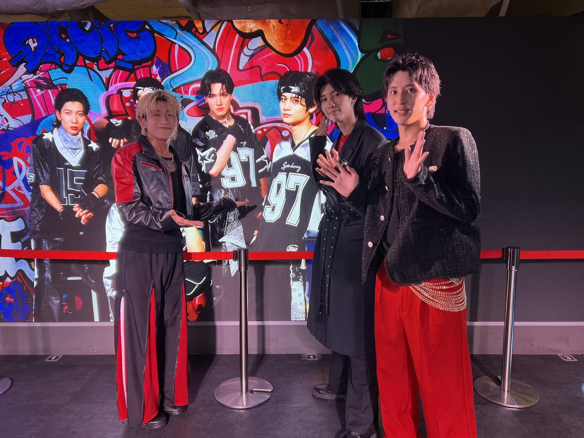 sss__official's tweet photo. 【開催御礼】

#NOXOVER （@NOXOVER_ ）

NO X OVER DEBUT SINGLEリリースイベント開催しました👏✨

3人でのステージでもパワー溢れるゲキアツライブでした🔥

本日はご来場ありがとうございました✨

はい、チーズ📷✨

#シブレコ
#シブスク
#SHIBUYASCRAMBLES https://t.co/owamnacc4X