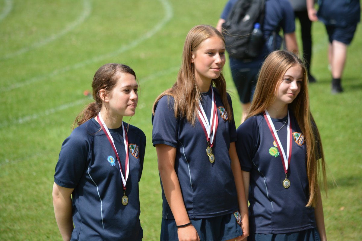 Year 9 &amp; 10 Sports day

Well done to students who competed in a day of athletics, Danish Longball and Tug of war last Wednesday

A lovely day with some excellent individual and team performances

Students taking Pride in their ability