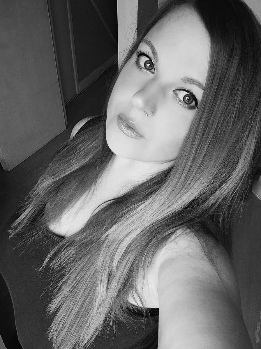 MochiFlurry's tweet image. I’ve lost almost 2 stone in 2 months through portion control, shit tonnes of water and toning exercises every day. Not touched candy or chocolate in over a month either which is good for me 😮💨. Now onto the next 2 stone 🥰 #weightloss