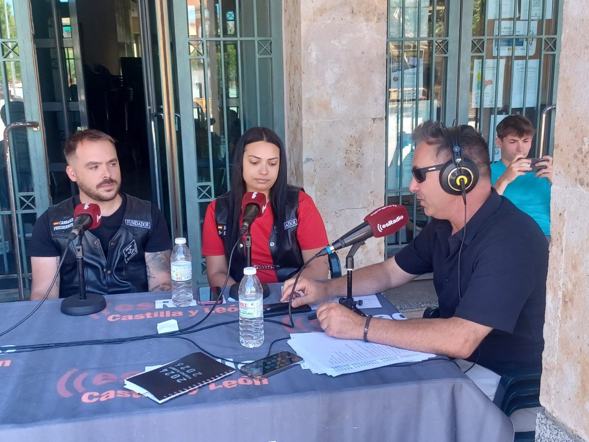 esRadio CyL (@esradio_cyl) on Twitter photo 📻 Escucha el programa especial #EsLaMañanaCyL con <a href="/FernandoGPuga/">Fernando Puga</a> y todo el equipo de #esRadioCyL desde La Cistérniga, Fiestas de Ntra, Sra. del Carmen.
🎙Roberto Carrasco y Sonia Santiago, Asociación Motera de La Cistérniga Jabalís Truferos
🖥 esradiocastillayleon.es/castilla-y-leo… 📻 Escucha el programa especial #EsLaMañanaCyL con <a href="/FernandoGPuga/">Fernando Puga</a> y todo el equipo de #esRadioCyL desde La Cistérniga, Fiestas de Ntra, Sra. del Carmen.
🎙Roberto Carrasco y Sonia Santiago, Asociación Motera de La Cistérniga Jabalís Truferos
🖥 esradiocastillayleon.es/castilla-y-leo…