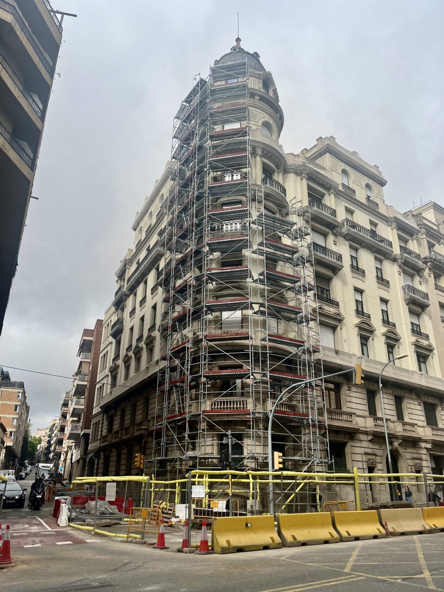 ⭕️ El CGCAFE propone medidas urgentes para acelerar la #rehabilitaciónenergética y destaca el papel clave de los #AdministradoresdeFincas
🔗👉 construnews.com/rehabilitacion… Entre sus propuestas destaca la creación de una cuenta ahorro específica para financiar #obras. #construcción