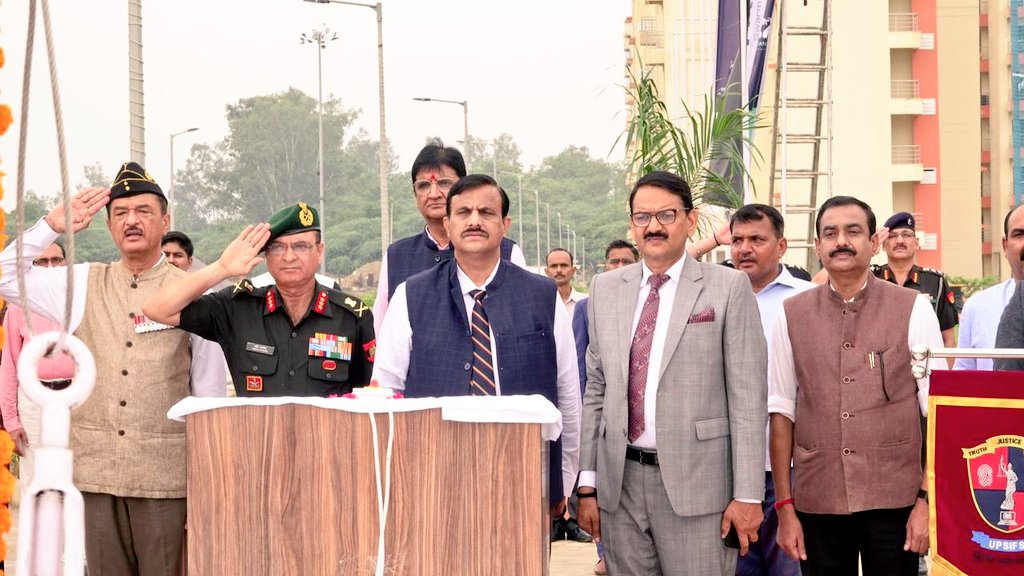 sn_sabat's tweet image. It was a pleasure to attend the valedictory ceremony of 03 Month Professional Diploma Program on #Cyber_Security, #Data_Protection and #Legal_compliances specially curated for Indian Army Officers organised by @upsifsUp along with Chief of Staff Central Command LKO & Dr. Goswami.
