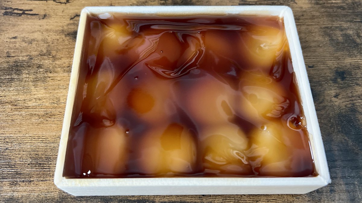 ore_meshi29's tweet photo. 夏にぴったりの人気の"冷やしみたらし"、ツルンとした独特の食感と甘じょっぱいタレが美味。スティーブ・ジョブズも愛した和菓子。『赤坂青野』 https://t.co/NNNqpYyCRs