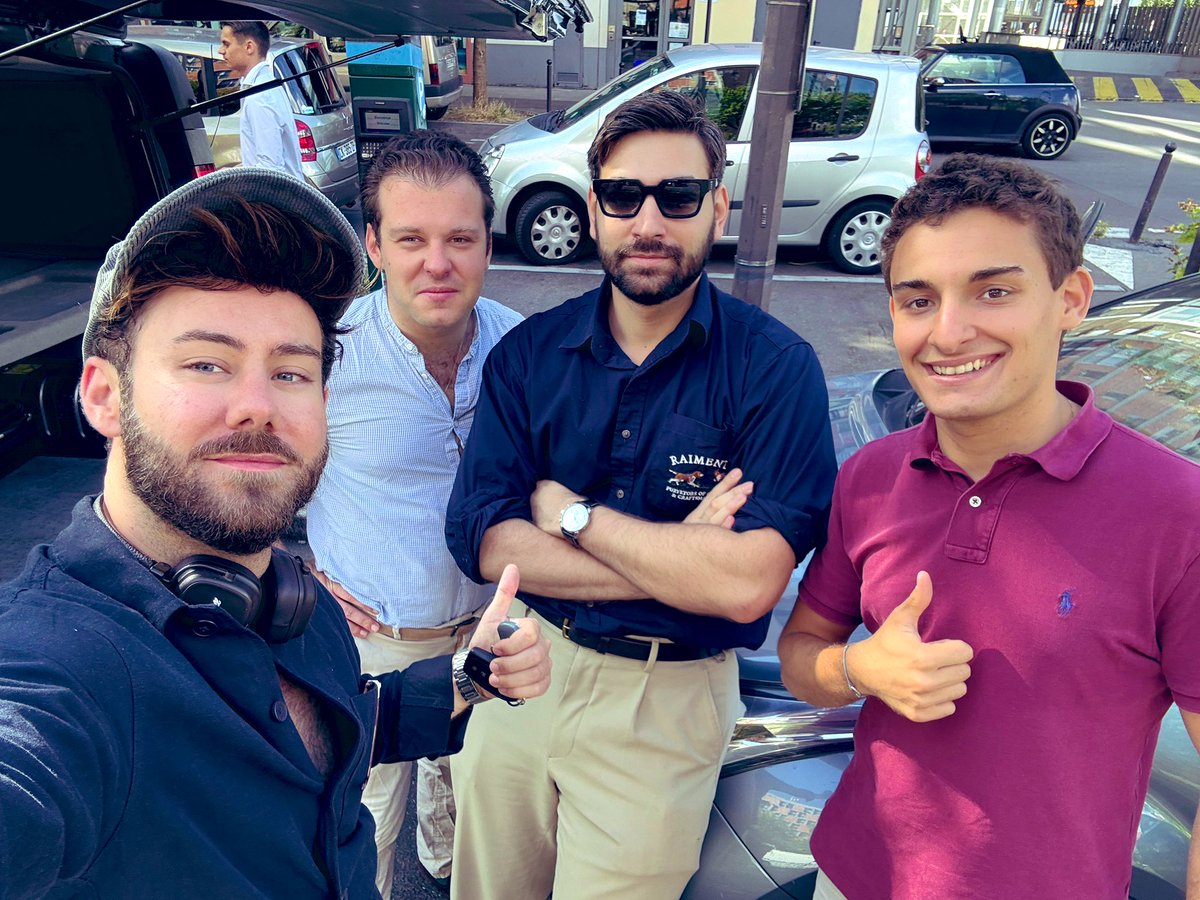 C’est certainement LA rédaction la plus solaire, souriante et motivée de France pour vous informer, partout dans le pays : départ avec l’équipe de France <a href="/Frontieresmedia/">Frontières</a> vers un dernier gros projet avant une (courte) pause estivale 🌞

<a href="/tegnererik/">Erik Tegnér</a> <a href="/Jules_Laurans/">Jules Laurans</a> : on arrive ! 🚗