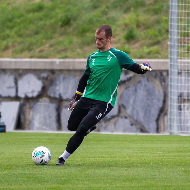 SDEibar's tweet photo. 🧤💚

#BetiArmaginak⚔️ https://t.co/HBLYXhgGCX