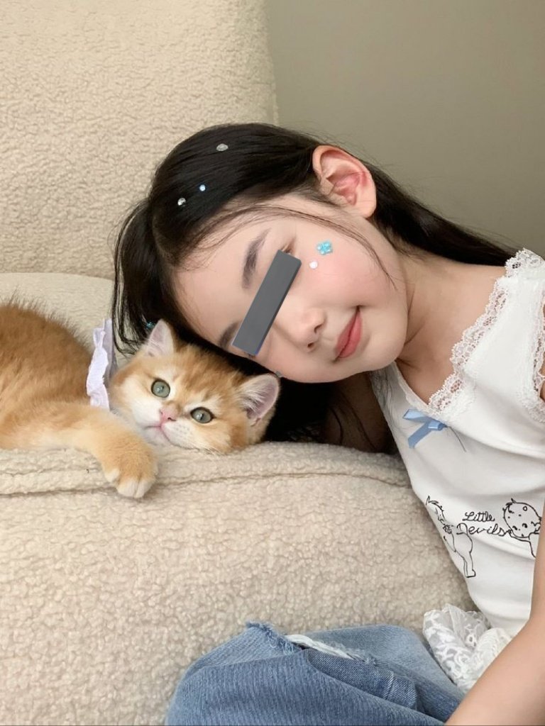 Happy birthday our ate Luna! I hope you like our gift! 
•
• 
Sol her anak daw 😆