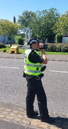 During the weekend our officers conducted speed checks within Annbank due to recent complaints concerning the speed of vehicles. 

Two motorists were issued conditional offers &amp; four were given warnings.

#DontRiskIt
#NoNeedToSpeed
#AyrshireRP