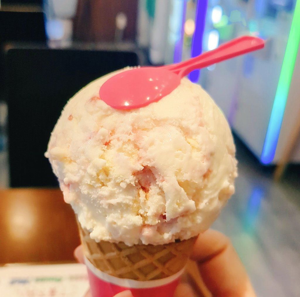 haruo_subaka's tweet photo. ⑦ストロベリーチーズケーキ
チーズケーキいっぱい入ってて最高。
#31year https://t.co/4wdjnckbnd