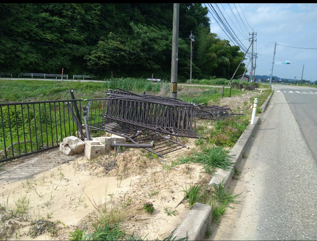 notosuzudesu's tweet image. 『私は震災前までネトウヨでした3』
亡くなった自民党ファンの父が被災し、この災害対応を見たらどう思うか?
そう思ったのがきっかけで、ネトウヨ洗脳から解けていき、物事が人を優先して見れるようになりました…