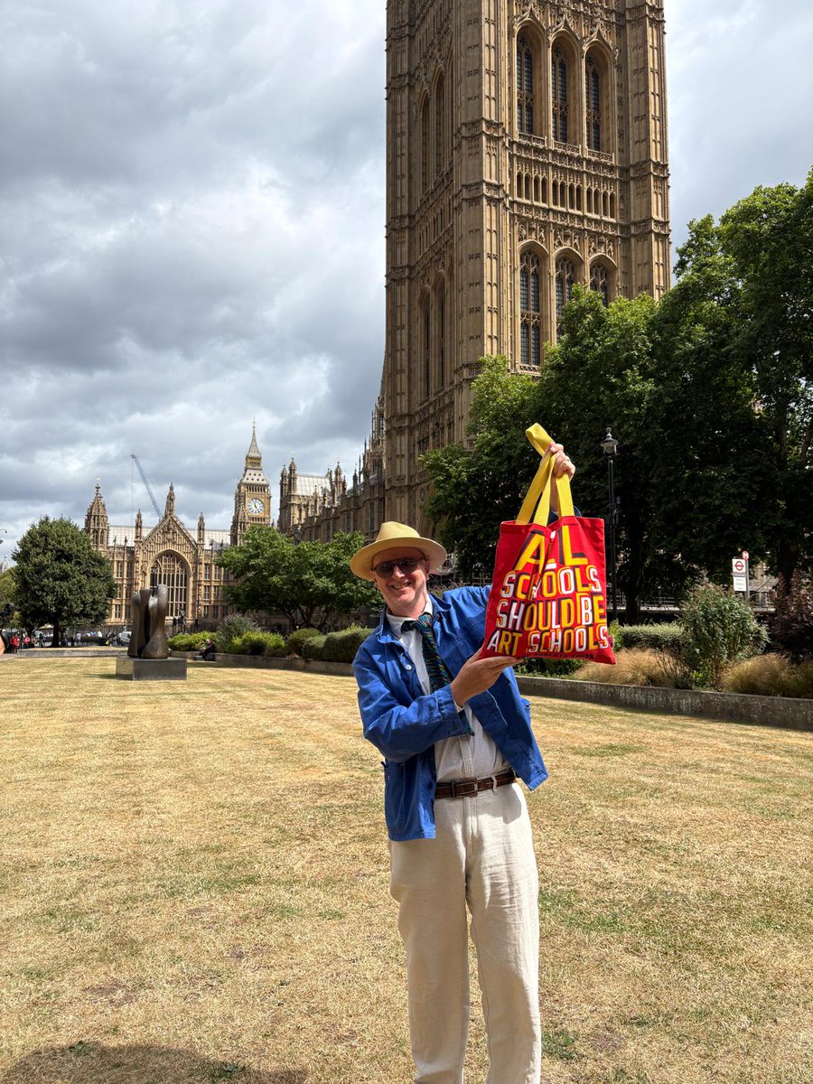 The Arts and Minds Campaign (@artsmindscmpgn) on Twitter photo Today we’re at Westminster to deliver our open letter with our amazing Ambassador <a href="/BobandRoberta/">Bob&Roberta Smith</a> Today we’re at Westminster to deliver our open letter with our amazing Ambassador <a href="/BobandRoberta/">Bob&Roberta Smith</a>
