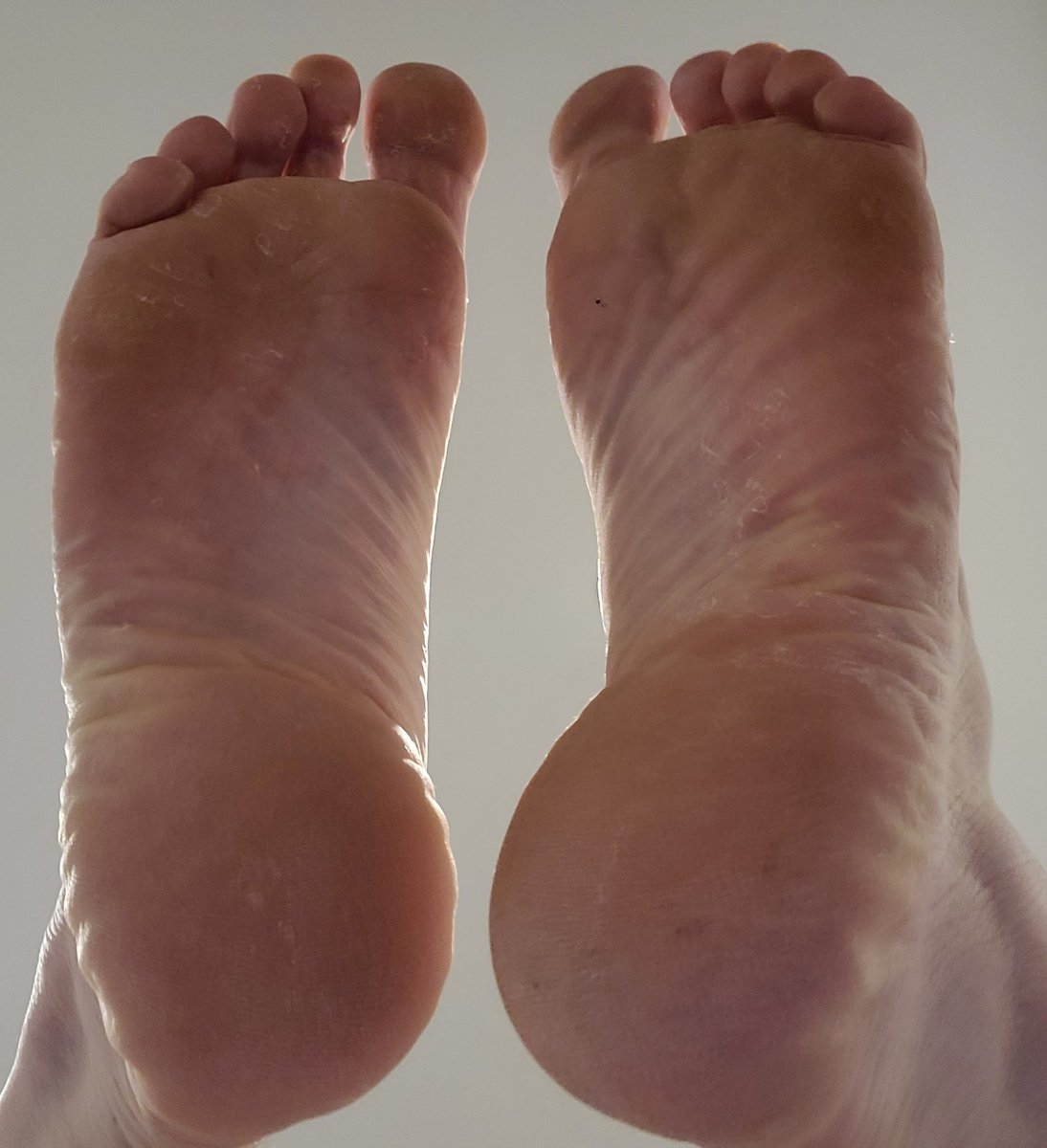 6foot6haylee's tweet photo. Repost this... one person who does will receive a Lil surprise in their inbox 🙊🦶🧁 https://t.co/0rRP3JEuwH