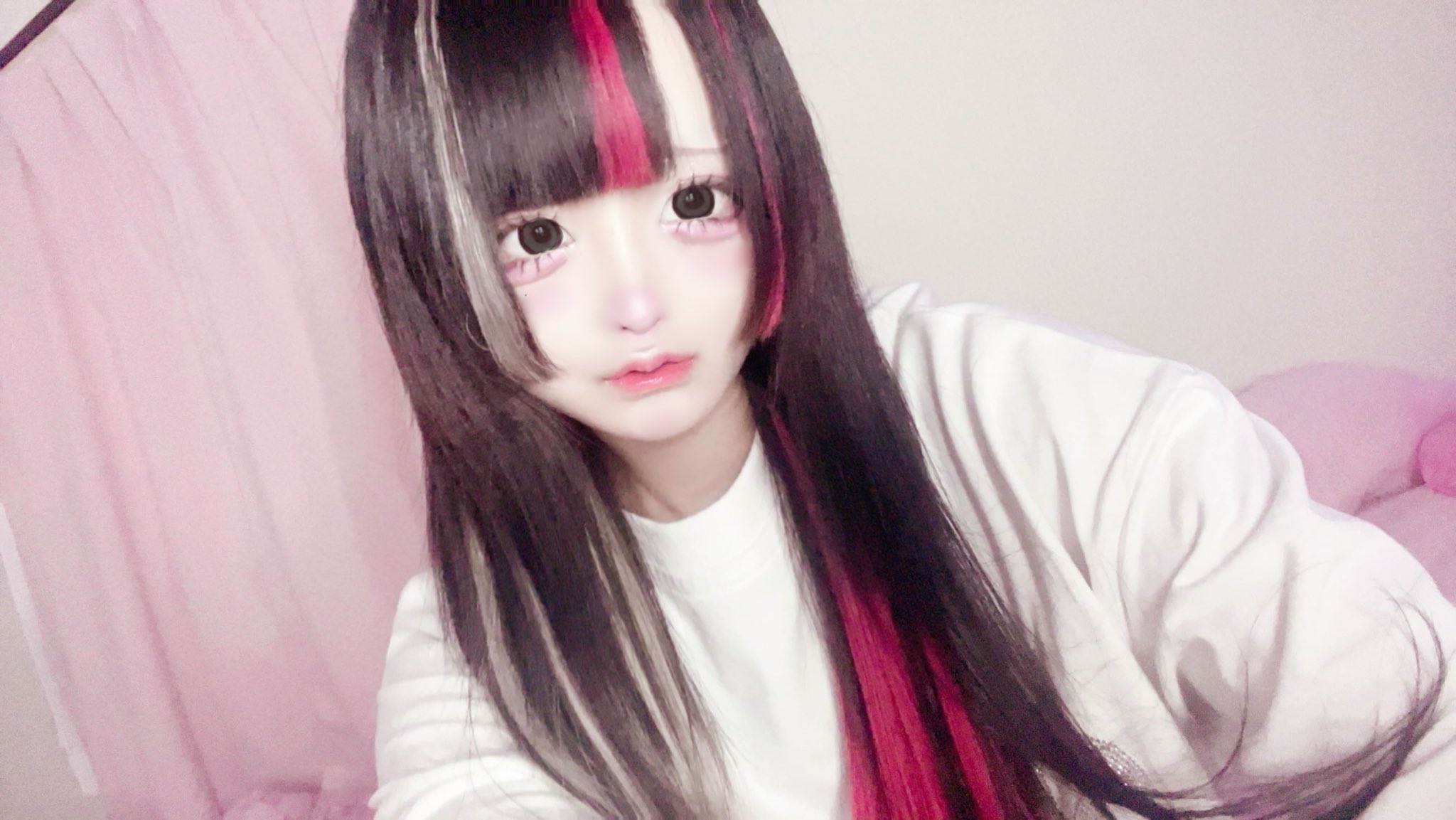 はーちゃん 漆黒ヴァンパイアちゃん🦇🍷💋 地毛が茶色いのでこの漆黒感求め
