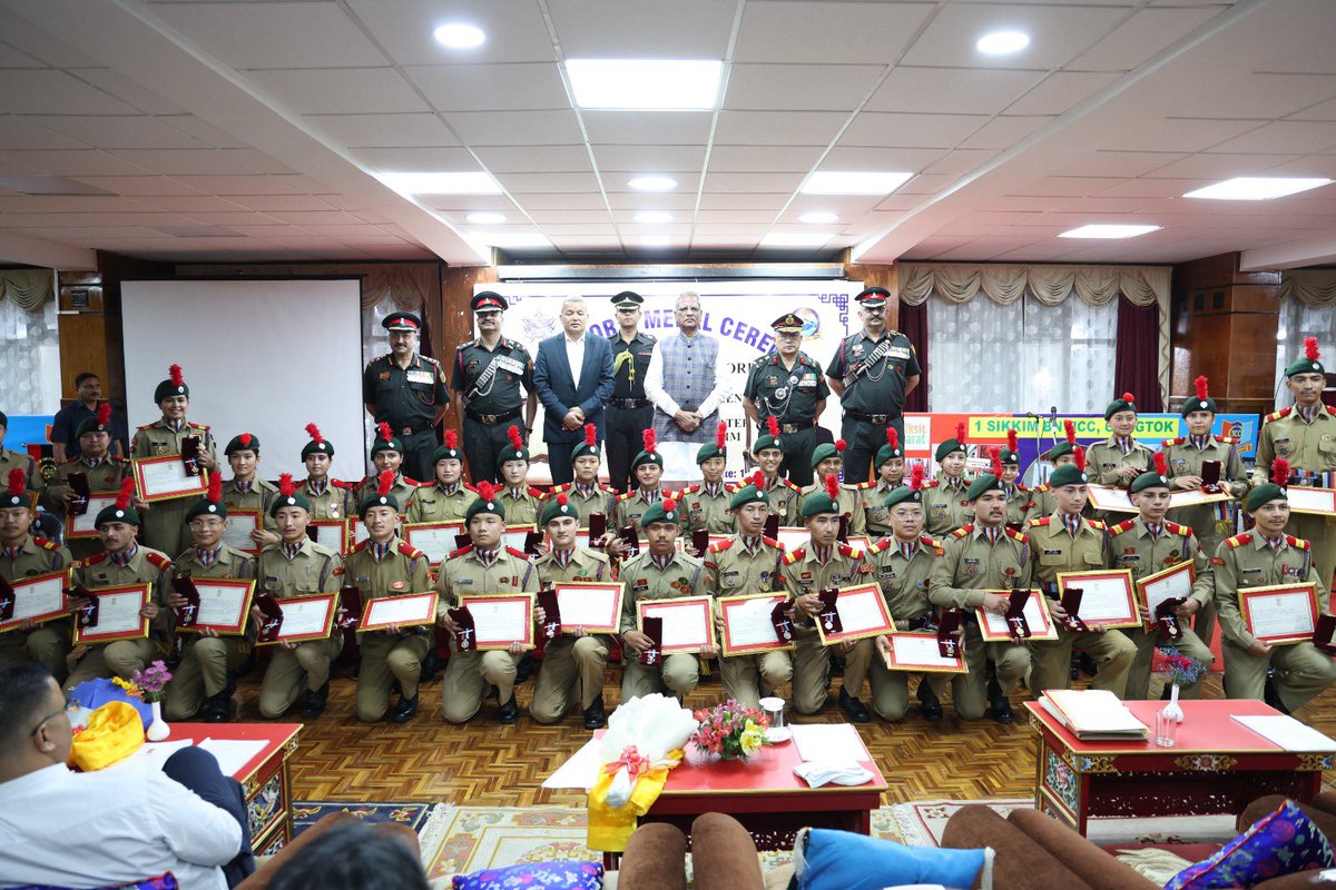 शिक्षा विभाग , सिक्किम सरकार द्वारा आयोजित NCC गवर्नर मेडल कार्यक्रम में उपस्थित रहा , कैडेट्स द्वारा राष्ट्रभक्ति की सांस्कृतिक प्रस्तुतियाँ, उनके द्वारा किये साहसिक कार्य तदोपरांत उन्हें मिले पुरस्कार सहित समूचा कार्यक्रम बेहत उत्साहपूर्ण माहौल में संपन्न हुआ, शिक्षा मंत्री