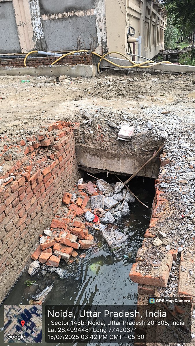 Sec-143 SKA ड्रेन लाइन बनाने में नियमों का पालन नहीं हुआ, 
1. ड्रेन को परमानेंट कवर कर दिया गया। 
2. ड्रेन की गहराई, ऊंचाई और चौड़ाई असमान है। 3. ड्रेन में शुरू से अंत तक निर्माण मालबा और कूड़ा भरा हैl

<a href="/noida_authority/">NOIDA Authority</a> <a href="/CeoNoida/">CEO, NOIDA Authority</a> <a href="/myogiadityanath/">Yogi Adityanath</a> <a href="/CMOfficeUP/">CM Office, GoUP</a> <a href="/myogioffice/">Yogi Adityanath Office</a> <a href="/UPGovt/">Government of UP</a>