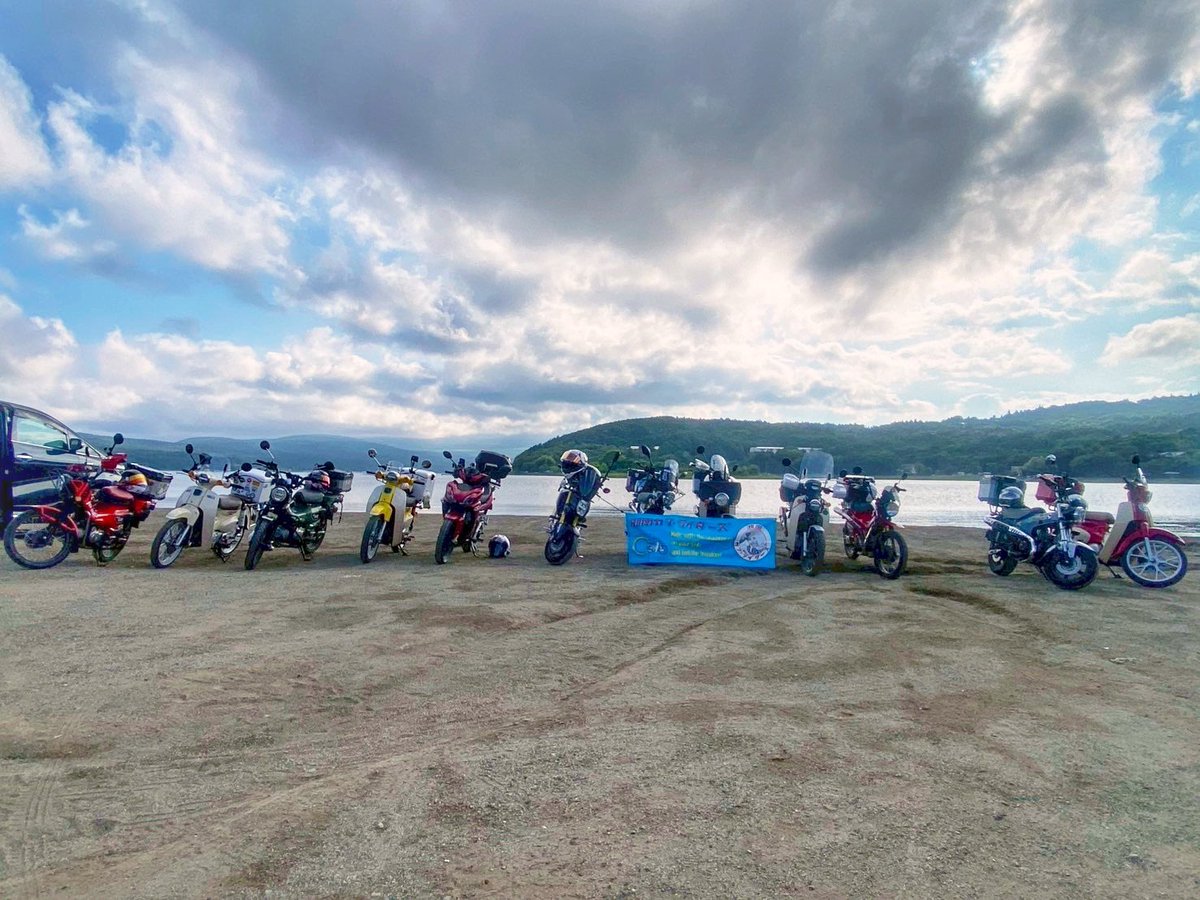 cub_mon's tweet image. スーパーカブ13台で山梨県300kmツーリングに行きました。
目的地はゆるキャン△とスーパーカブの聖地「藤義」と、バイク神社です。
甲府付近は流石に暑かったですが、山間部は寒い位でした。
#スーパーカブ #カブツーリング #グルメ #ゆるキャン△