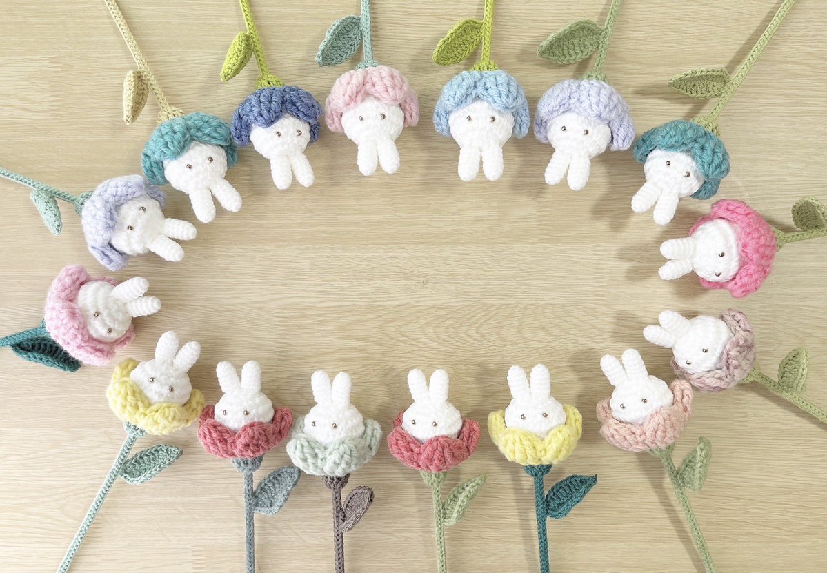 LAPINBLANC2021's tweet image. #みんなの並び写真見せてくれ

⊹⊱ いちりんのうさぎさん ⊰⊹

お花の色と、茎の色。
組み合わせが全部ちがいます 🐇⚘⚘