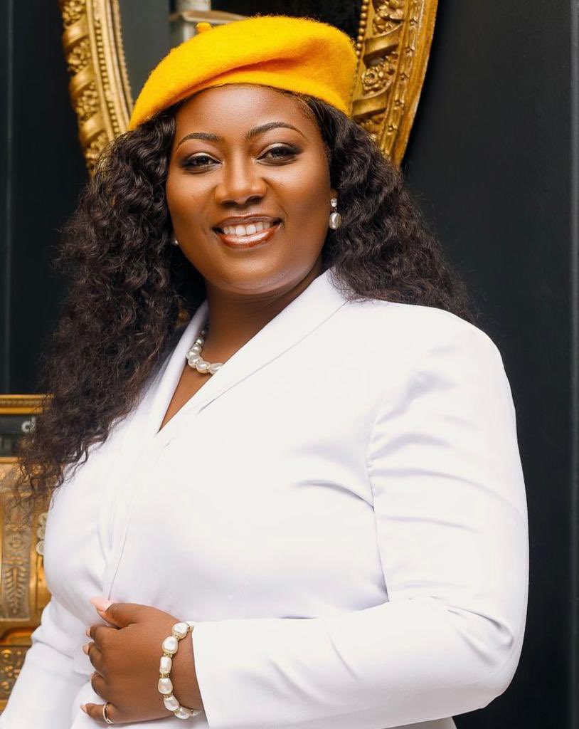 When <a href="/CCCZimbabwe/">Citizens' Coalition for Change</a> senior member, <a href="/hwendec/">Chalton Hwende MP Chairperson Public Accounts</a> recently commended President <a href="/edmnangagwa/">President of Zimbabwe</a> for attending Parliament business on three occasions, opposition supporters did not see positives instead they battered him accusing of selling out .
