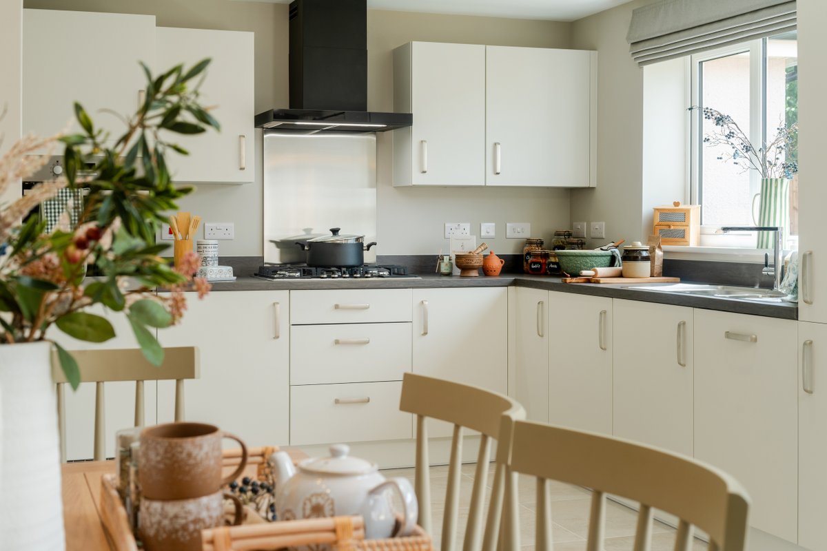 Join us at Badsey Gardens on Saturday, 26 July to tour the stunning 4-bed Glenwood and discover how we could help with incentives like deposit contributions and more. 
  
🔗millerhomes.co.uk/.../west.../ba… 
  
#Evesham #NewHomes