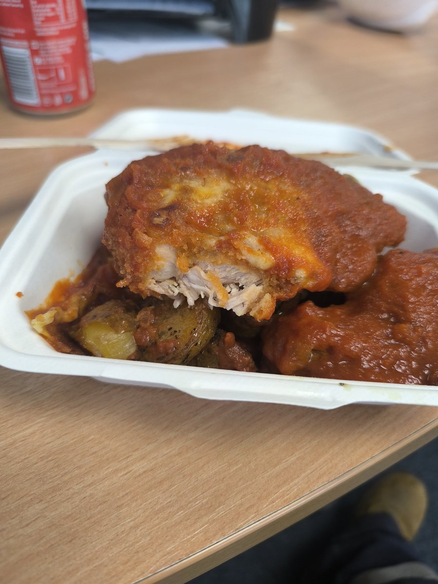 yoimnotsecond's tweet image. Chicken parmo for lunch