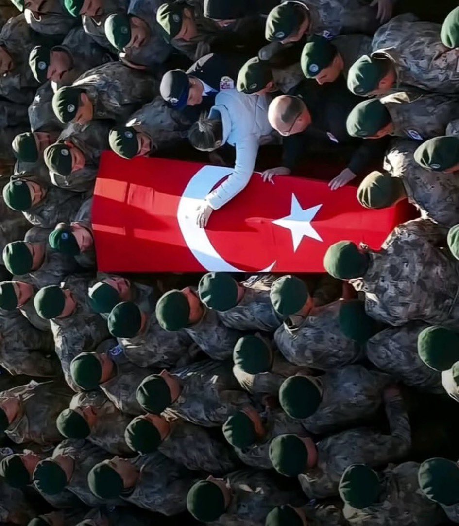 Herkes yaptığından sual olcak sorun yok  kendinizden sorumlusunuz defterlerinizi dolduruyorsunuz tek başınıza sual olacaksınız Allah katında