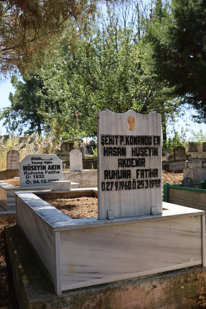 Kaymakam Eyüp Fırat 15 Temmuz Demokrasi ve Milli Birlik Günü Etkinlikleri Kapsamında Çerkezmüsellim Mahallesinde Bulunan Şehitliği Ziyaret Etti.
hayrabolu.gov.tr/kaymakam-eyup-…