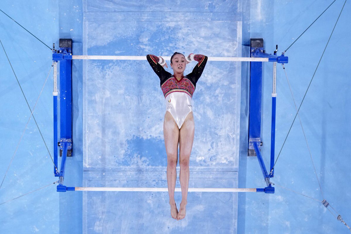 Former Olympic champion Nina Derwael retires from gymnastics

apnews.com/article/gymnas…