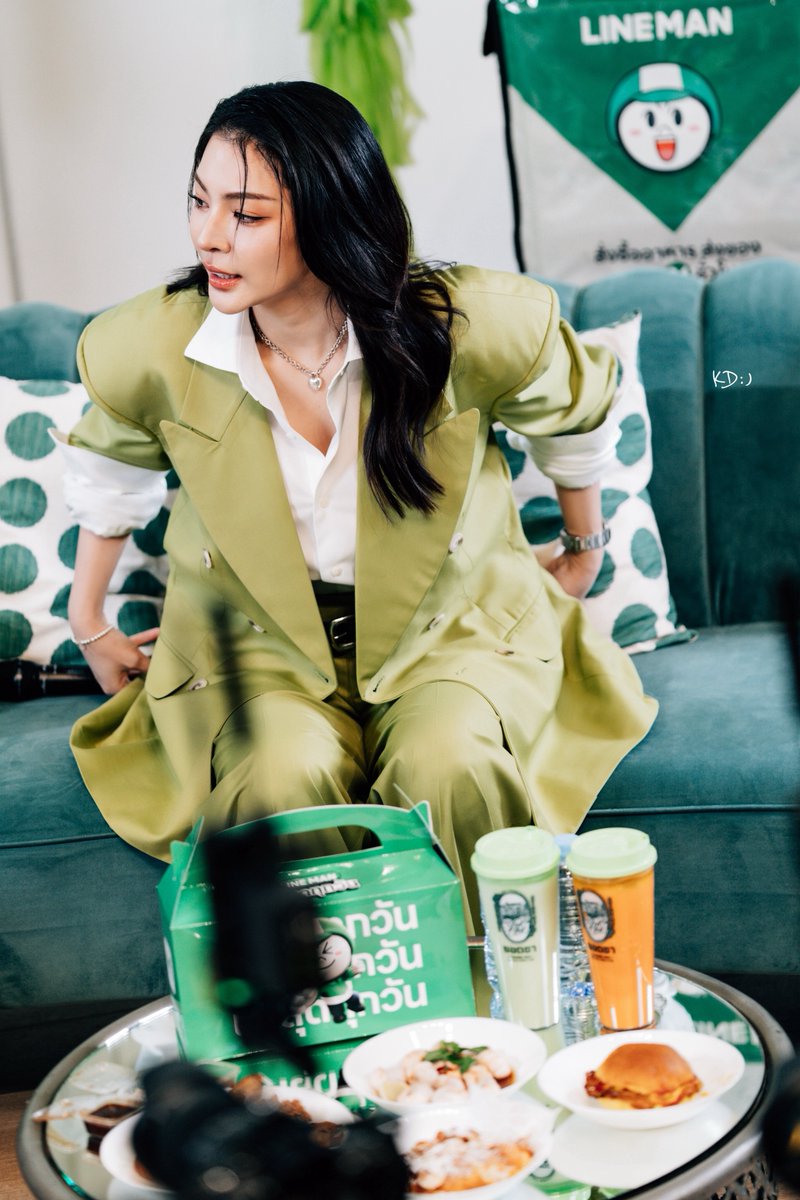 KonD___'s tweet photo. 😳🌻💚

FAYE LIVE LINE MAN
#LINEMANถูกสุดทุกวันxFAYE https://t.co/8K6hU0zacG