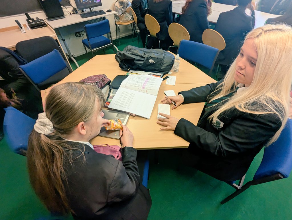 BlaiseHighSch's tweet image. Our Year 10s have really embraced Final Ascent 🏔️
A space they can call their own, to study and to play! 💚 #StudySpace #Year11ToBe #WorkHardBeKind @GreenshawTrust