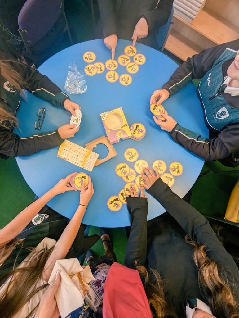 BlaiseHighSch's tweet image. Our Year 10s have really embraced Final Ascent 🏔️
A space they can call their own, to study and to play! 💚 #StudySpace #Year11ToBe #WorkHardBeKind @GreenshawTrust
